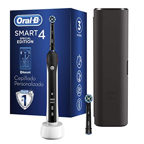 Oral-B Smart 4 Cepillo de Dientes Eléctrico con Mango Recargable, Tecnología Braun, 2 Cabezales de Recambio, Conexión con Bluetooth y Funda de Viaje, 4500N - Negro